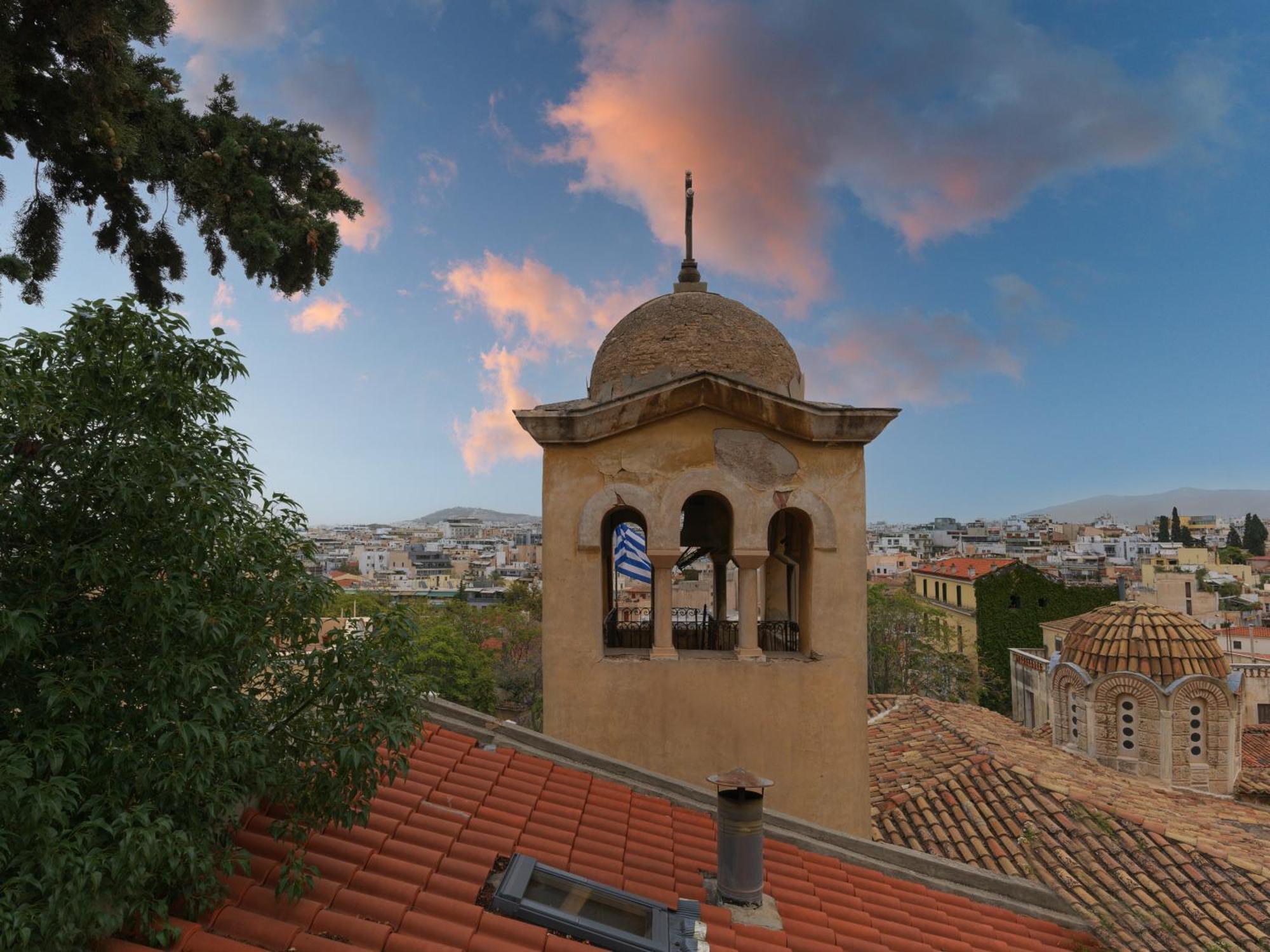 Live At The Acropolis Shadow - Under Super Scenic Anafiotika Apartment Атина Екстериор снимка